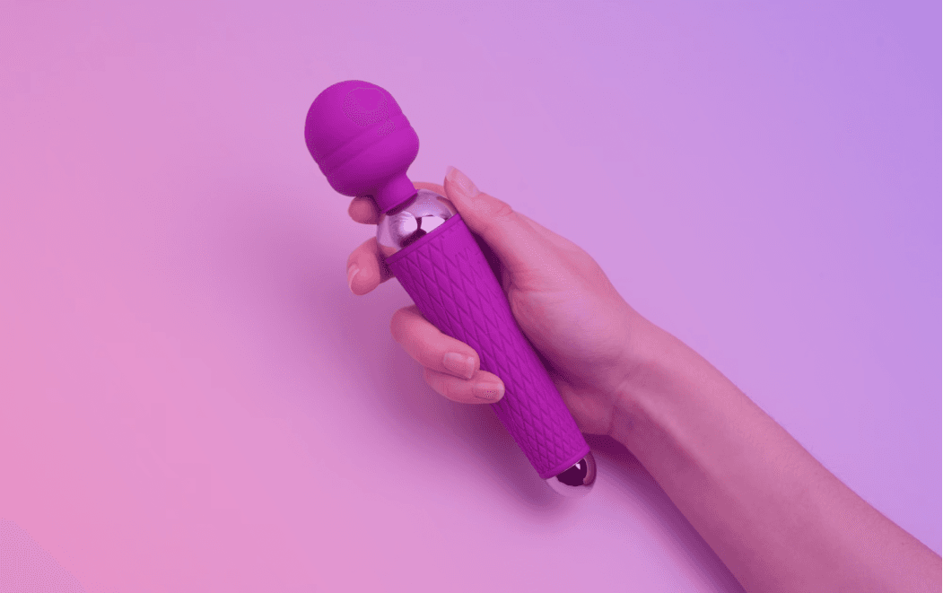 에보니 StripChat 모델